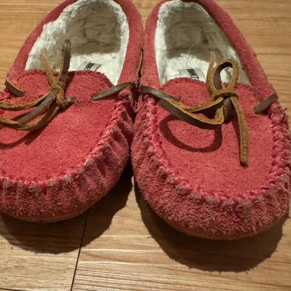 Pink Minnetonka Moccasins